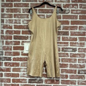 Spanx women’s oncore open bust mid thigh shapeware bodysuit size 3x.